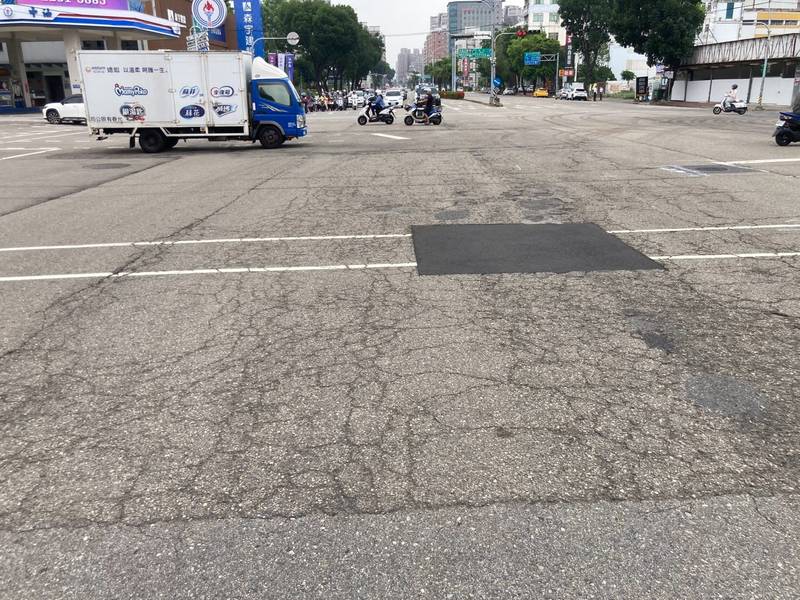 南區復興北路與文心南路口10/31夜間燙平　建設局籲用路人提前規劃路線