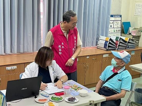 世界中風日  中風有徵兆，辨識很重要！