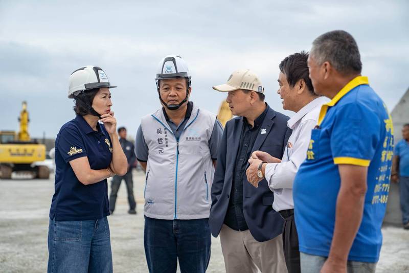 富岡港航道障礙物全數清除 工作團隊積極應變 日夜搶修 10月29日恢復客船航行