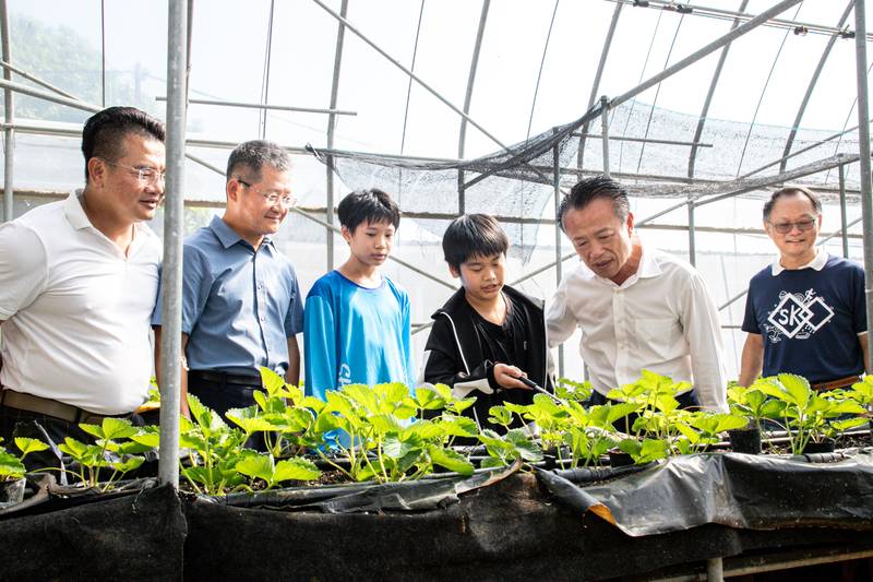 嘉義縣第3座職業試探中心揭牌，導入無人機與智慧農業課程