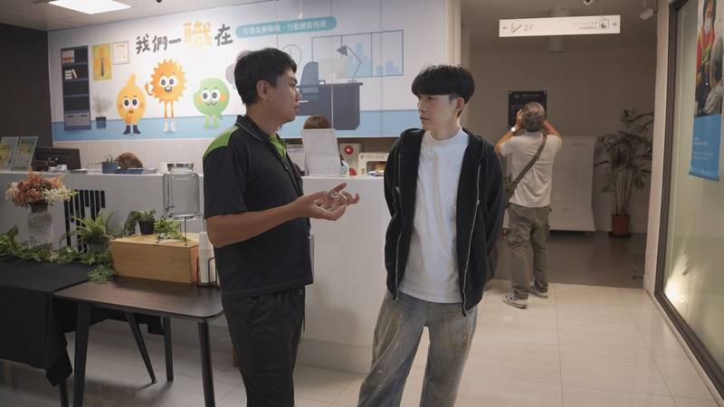 潮店「Fake Sober」操盤手羅伊南下屏東 傳授 Z 世代「日咖夜酒」商業密碼