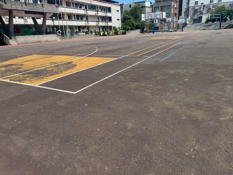 竹縣府投入 6451萬元整建校園操場 助孩子全力奔跑