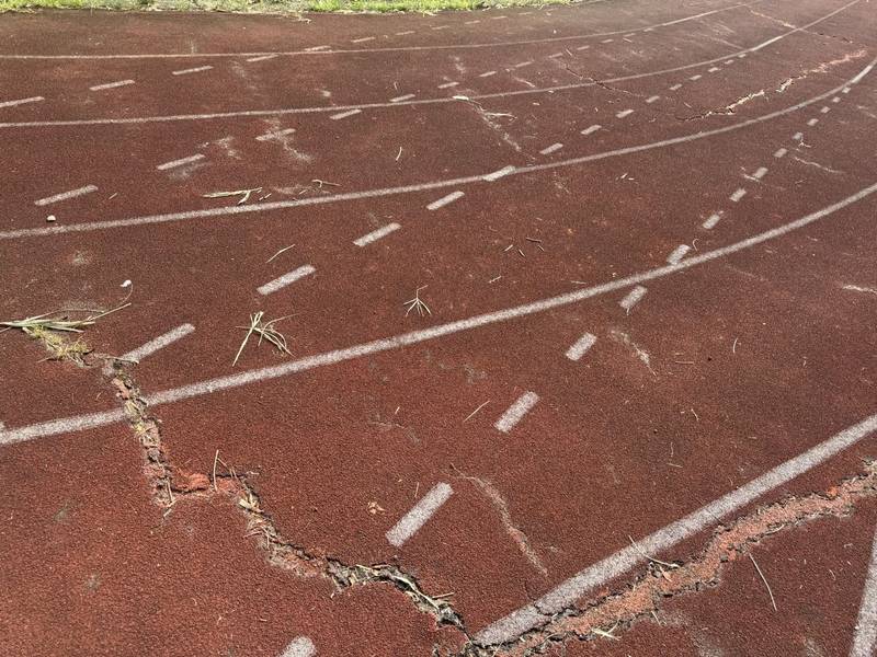 竹縣府投入 6451萬元整建校園操場 助孩子全力奔跑