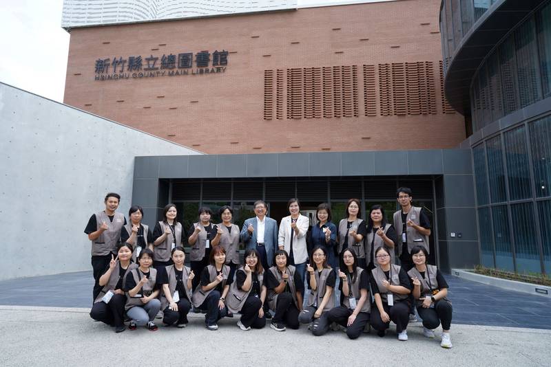 竹縣文化新地標!總圖公共藝術揭幕 楊文科宣告試營運開跑