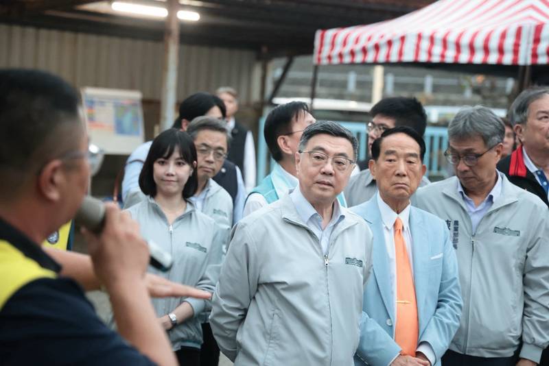 視察花蓮漁港儲冰廠及冷凍庫新建工程規劃進度 卓揆：中央提高工程補助至7成 兼顧食安與漁民權益