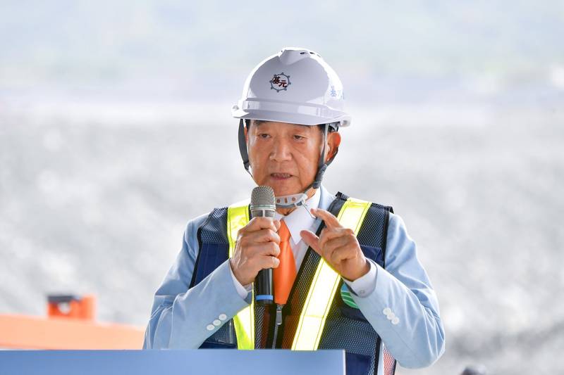 視察馬太鞍溪防洪工程進度 卓揆：打造南北兩岸四道堤防 提供花蓮鄉親雙重安全保障