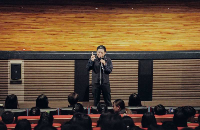 千名師生齊聚中山堂「藝起玩劇場」！阮劇團台語劇獻給「可愛的人們」