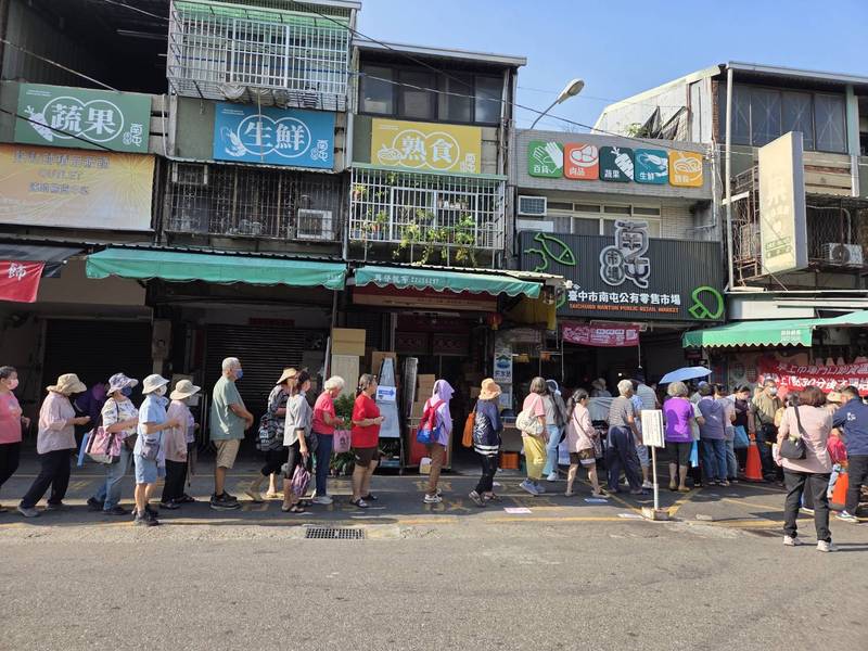 台中物調券第二波首日發放熱絡 多數場域半小時內兌換完畢