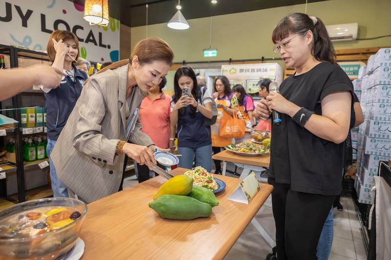 埔里鎮農會辦木瓜創意料理競賽 家政班展現百變好滋味