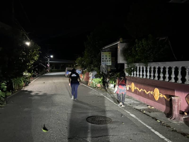 颱風夜遭友人丟包 警方暖心協助身障女子平安返家