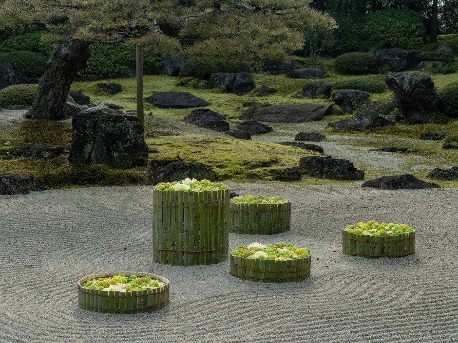 花之雕刻家丹尼爾・奧斯特鎌倉首展11月12日開幕　島根雲南4公尺注連繩送抵覺園寺