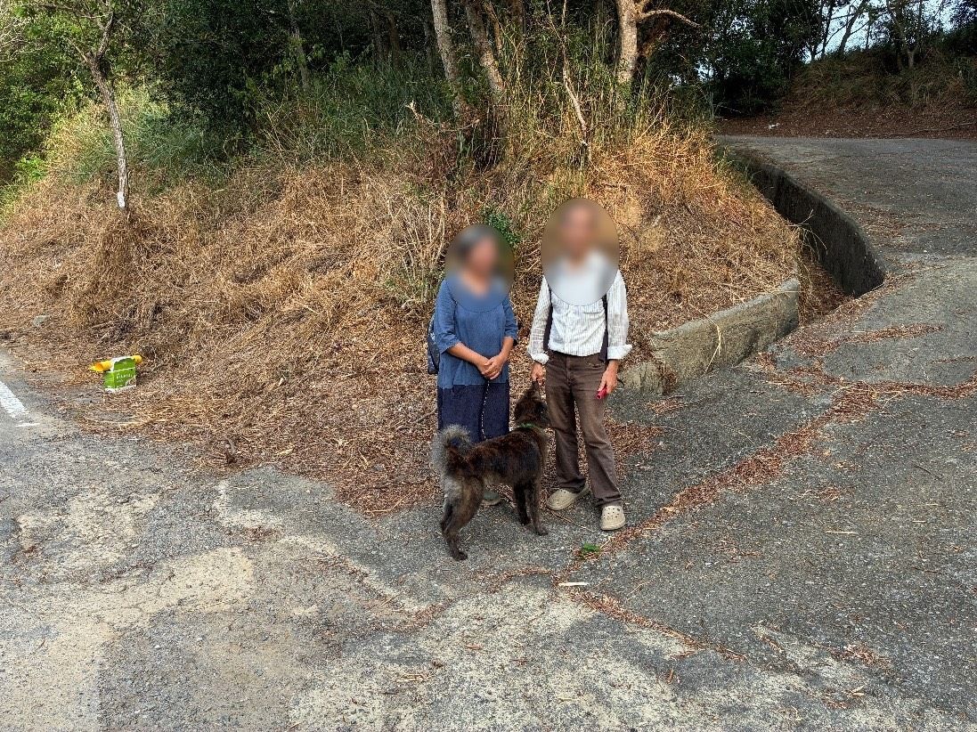73歲何姓老翁與72歲陳姓老嫗平安脫困（圖／通霄分局提供）