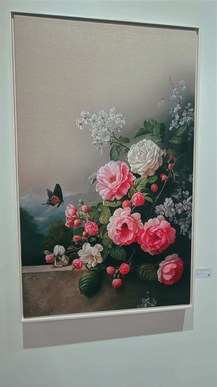 玫瑰與蝴蝶的花卉畫作