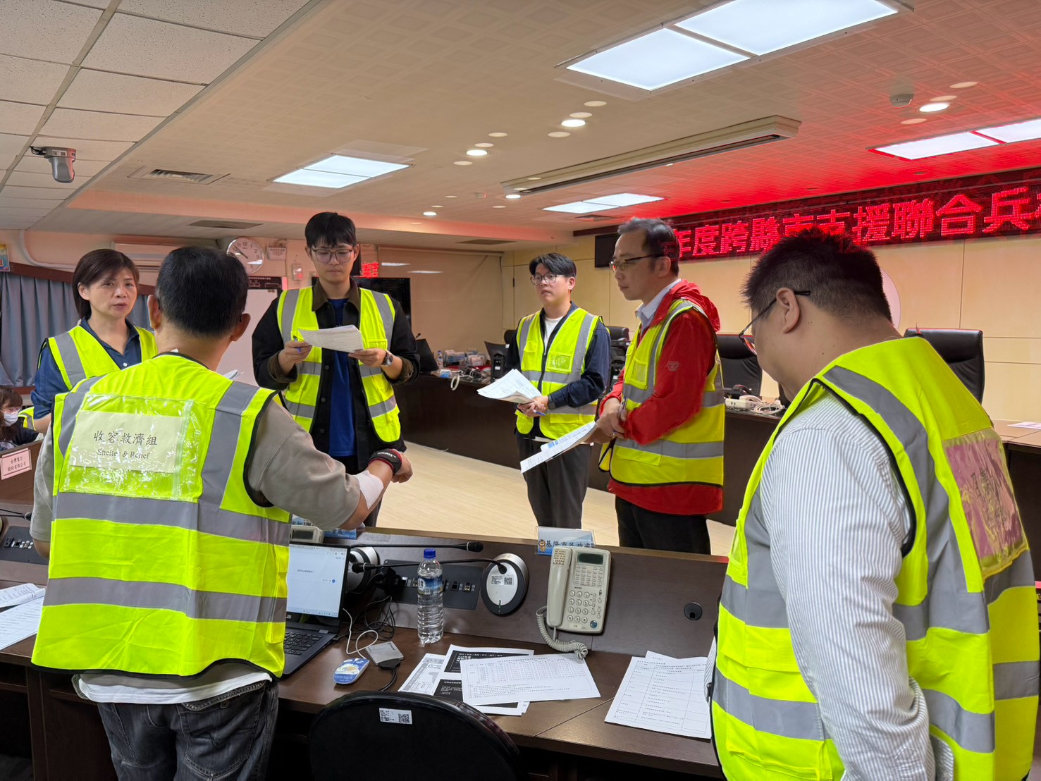 基隆市災害應變中心各編組進行跨縣市支援桌上演練(圖/基隆市消防局)