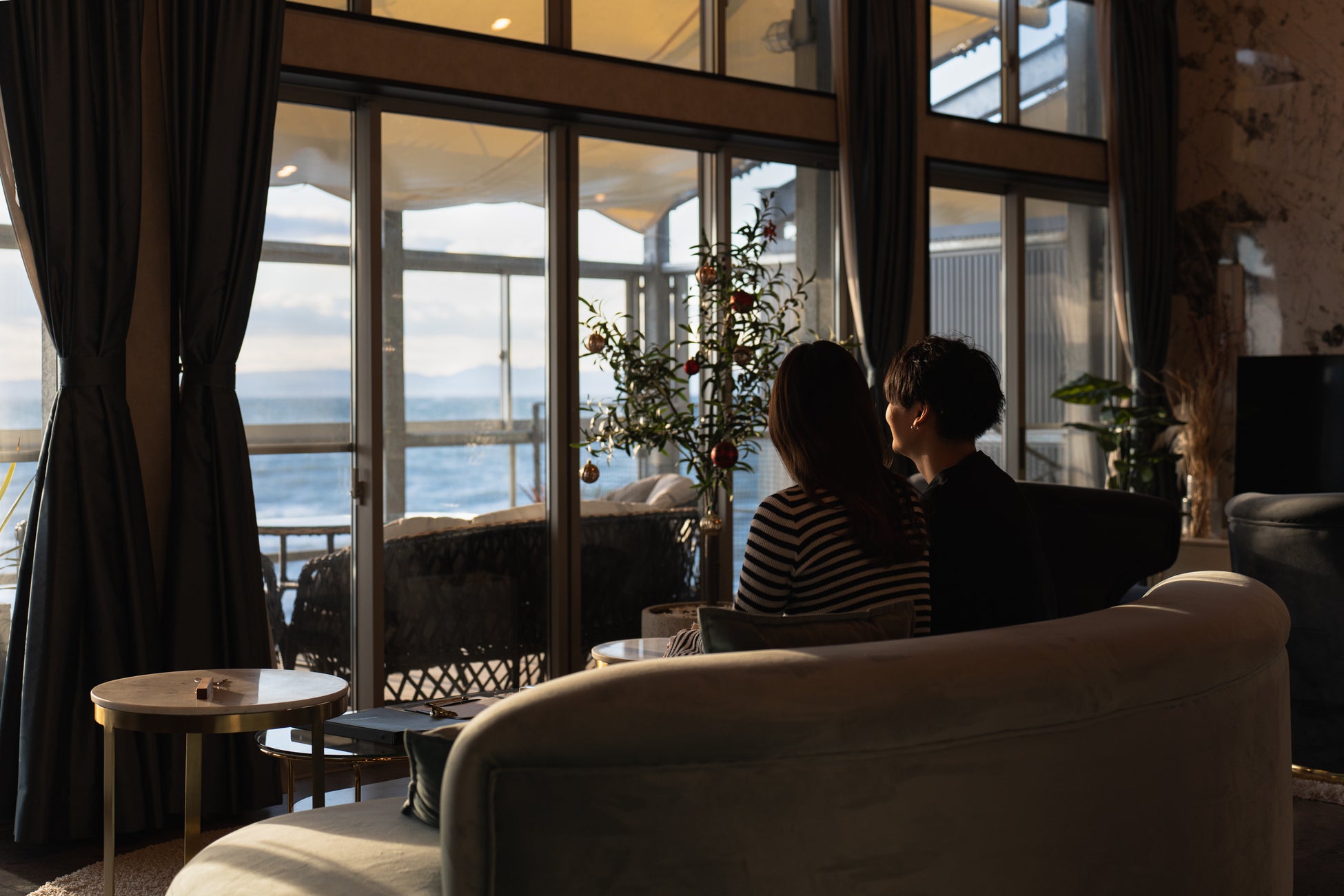 愛知知多半島海景飯店「WOOD DESIGN PARK NOMA」聖誕住宿方案　客房內享用聖誕晚餐