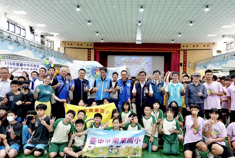 陸上划船拚速度!中市市長盃室內划船賽登場 250名學生選手齊聚大里高中競技
