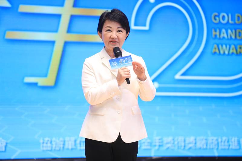 黑手變金手!台中金手獎25週年 盧市長親頒20家隱形冠軍