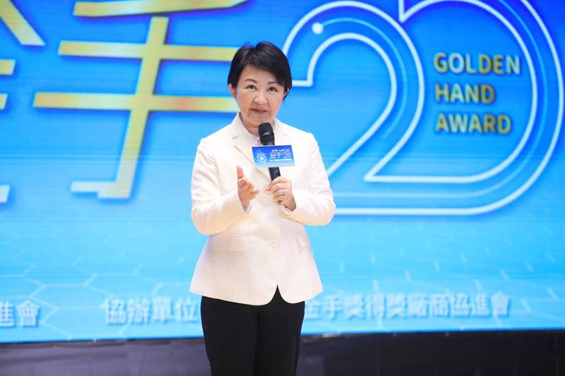 黑手變金手!台中金手獎25週年 盧市長親頒20家隱形冠軍