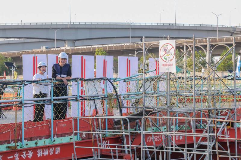 「台中巨蛋」進度超前、估119年完工!盧市長攜手隈研吾視察:打造台灣新地標
