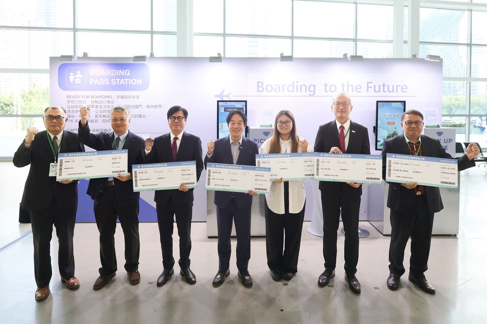 115年青年百億海外圓夢基金計畫全國成果展首度移師高雄 陳其邁力挺青年勇敢大膽追夢開拓國際視野