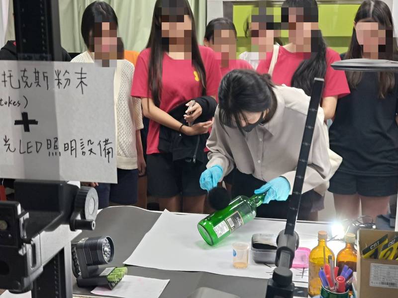 走進警察局探索警界奧秘！臺東女中32名師生參訪警察專業