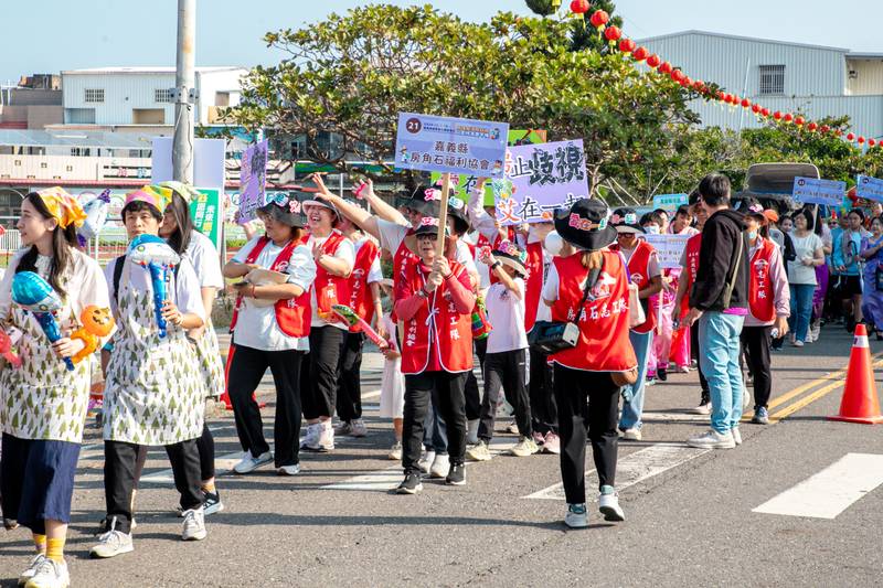 嘉義縣國際身心障礙者日登場，34支隊伍踩街倡議平權共融